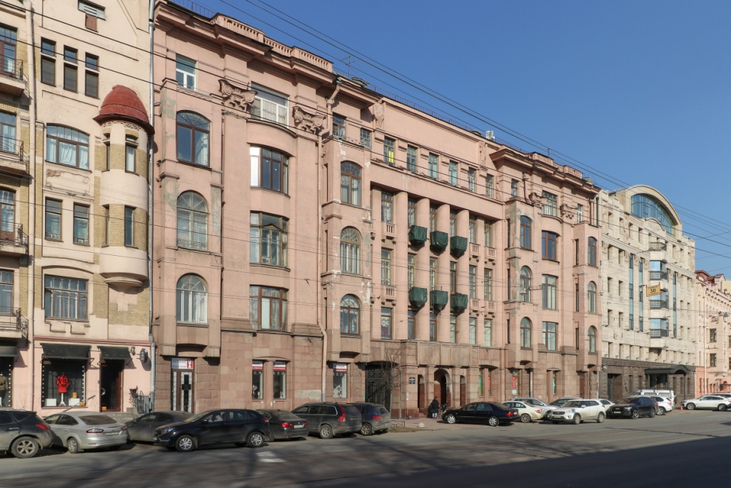 Дом акционерного общества «Строитель» (онлайн)